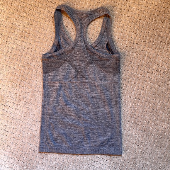 New Balance Tank - Picture 2 of 2